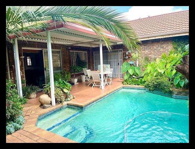 3 BEDROOM TOWNHOUSE FOR SALE IN BIRCHLEIGH